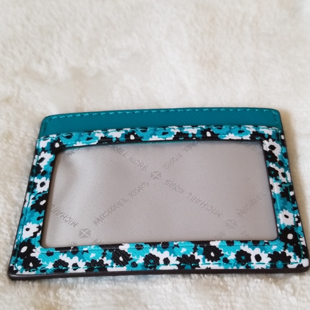 Michael Kors Card Holder with ID Slot - Picture 6 of 6